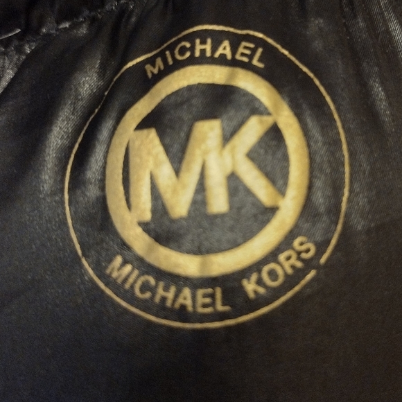 Michael Kors lightweight puffy coat - Picture 3 of 4